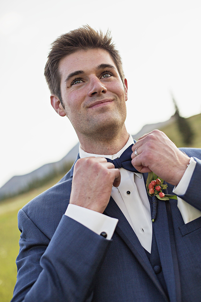 wedding photography of a flower girl smiling