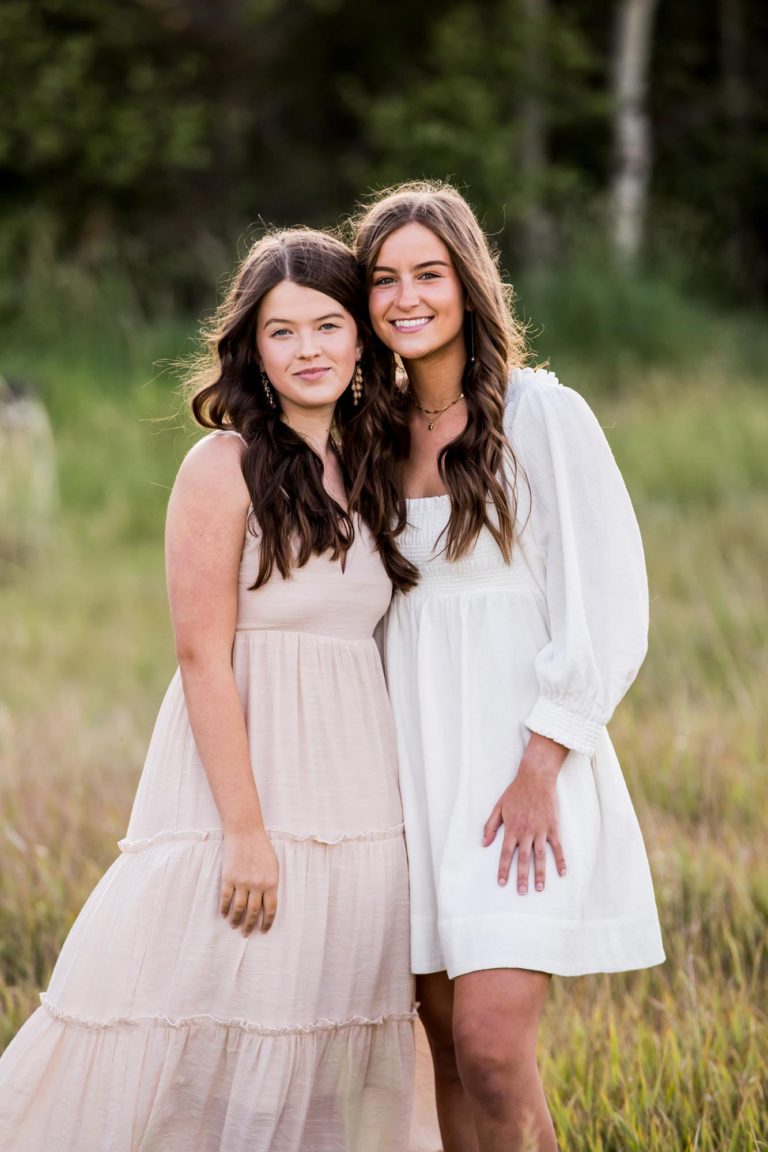 Bozeman MT photographer captures two teenage sisters.